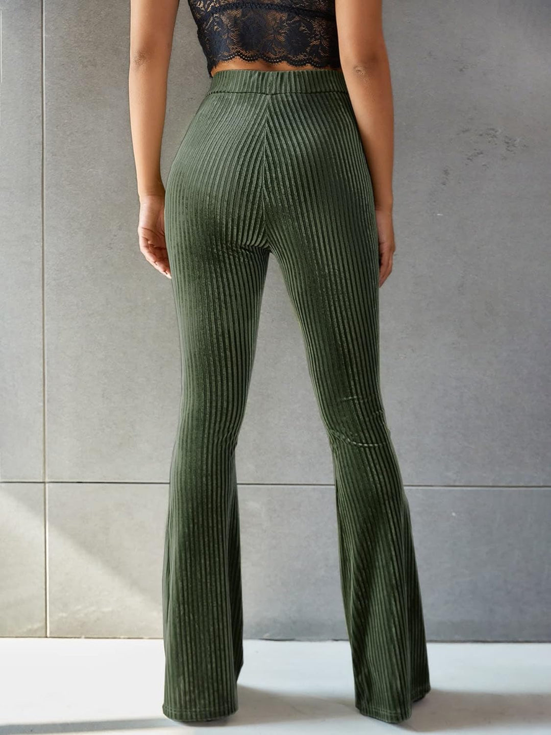 Hedwig | Ausgestellte Cordhose mit Rippenstruktur