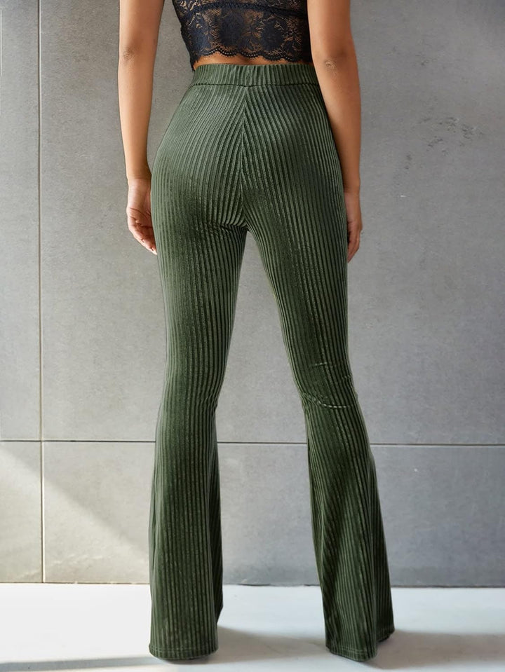 Hedwig | Ausgestellte Cordhose mit Rippenstruktur