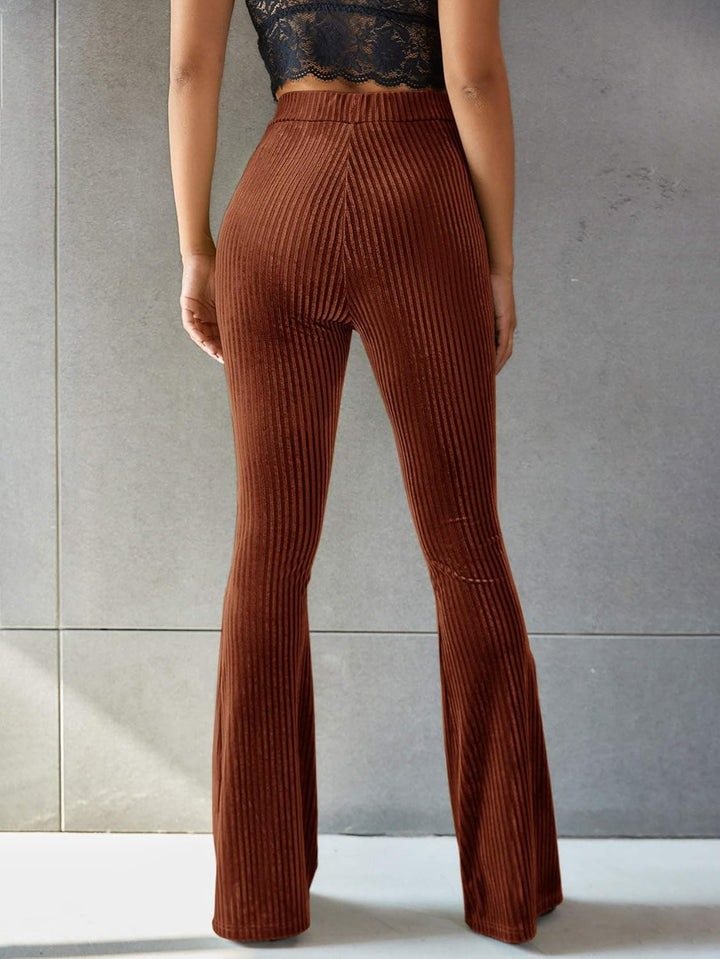 Hedwig | Ausgestellte Cordhose mit Rippenstruktur
