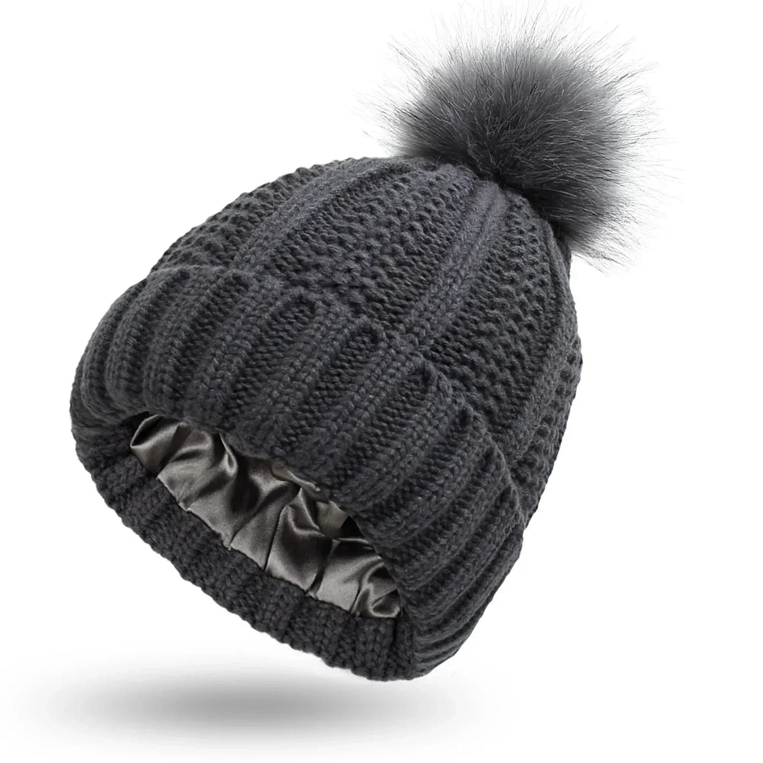 Mara | Gefütterte Strickmütze mit Bommel