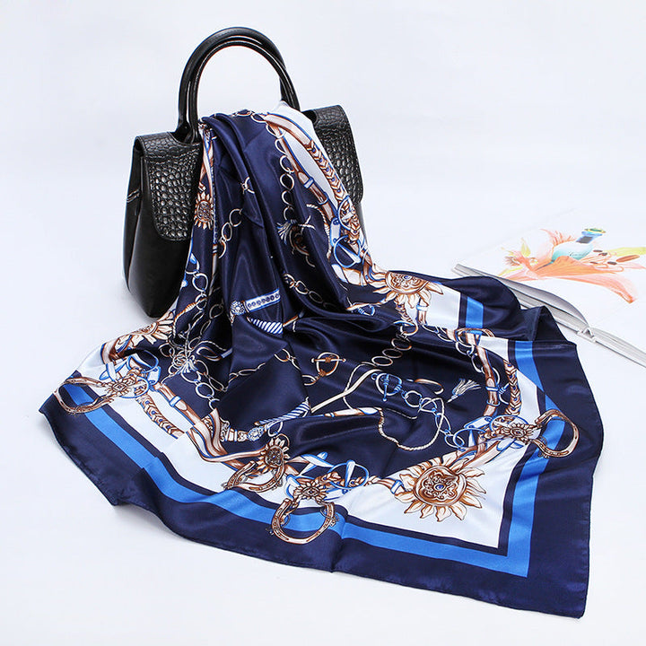 Mira | Seidenschal mit Barockmuster