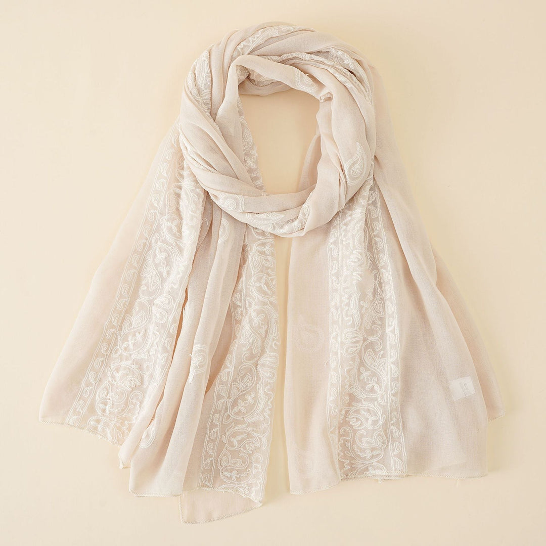Josefine | Chiffon-Schal mit filigraner Stickerei