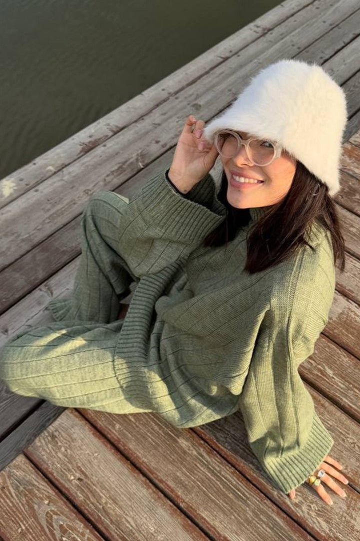 Undine | Rippstrickset mit Rollkragen und weiter Hose
