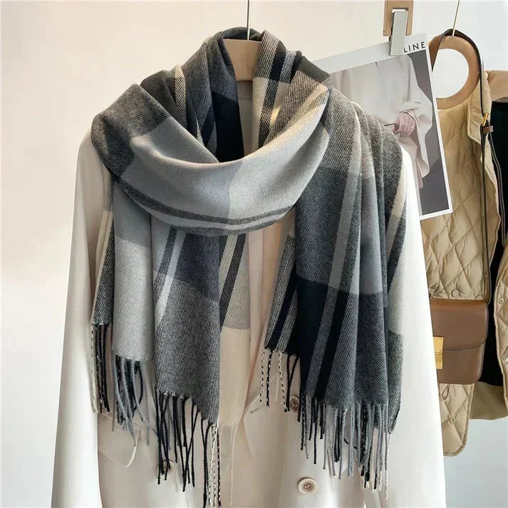 Carlotta | Eleganter Winterschal mit weicher Haptik