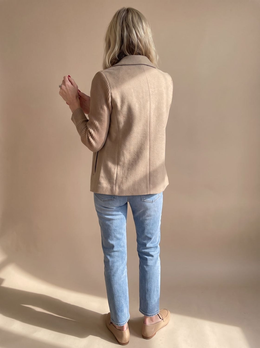 Leonora | Taillierter Blazer mit Strickärmeln