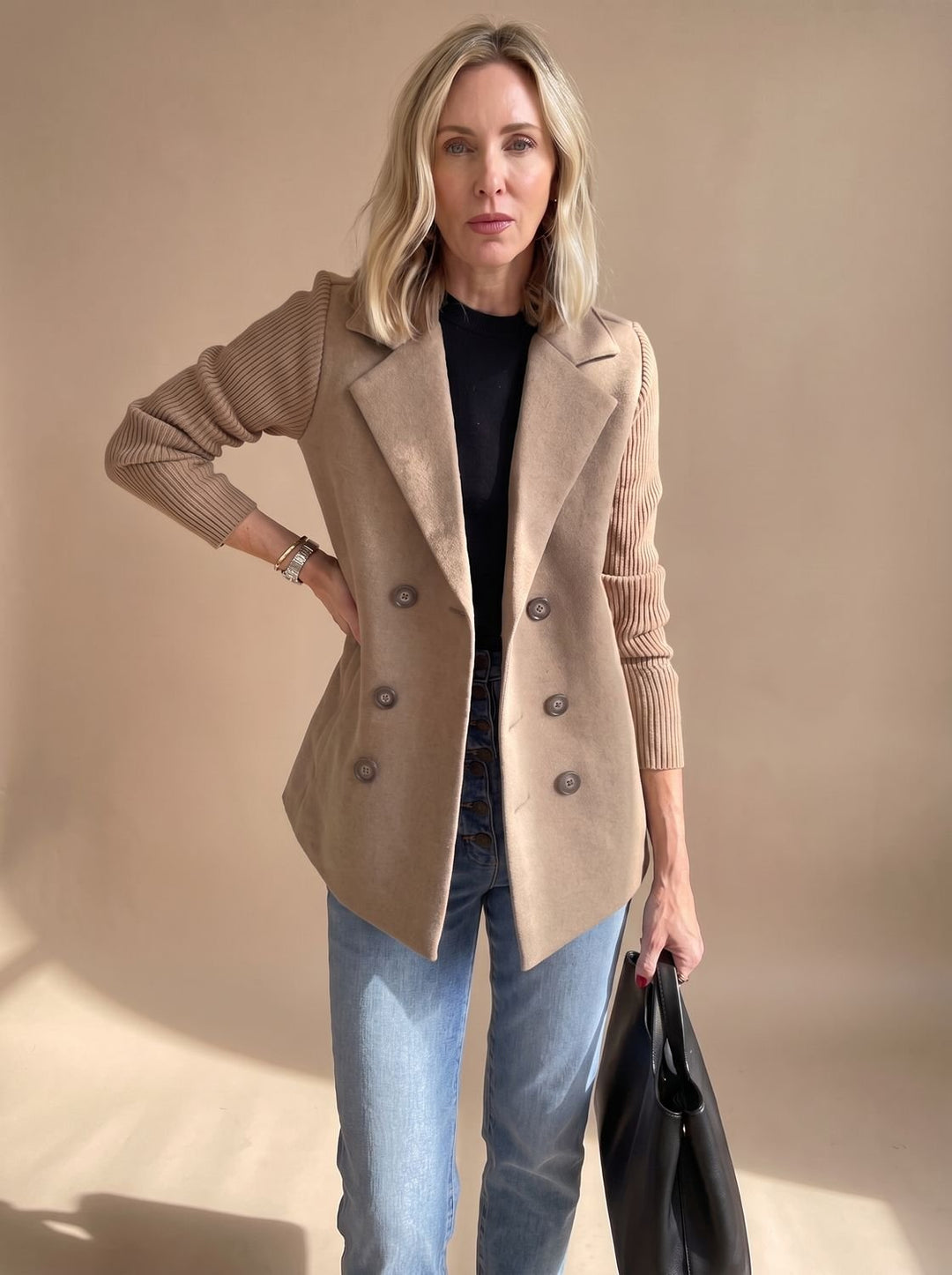 Leonora | Taillierter Blazer mit Strickärmeln