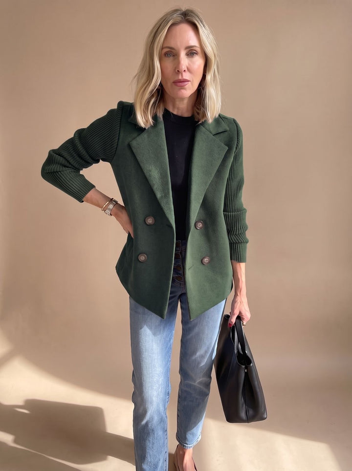 Leonora | Taillierter Blazer mit Strickärmeln
