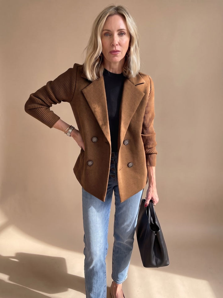 Leonora | Taillierter Blazer mit Strickärmeln
