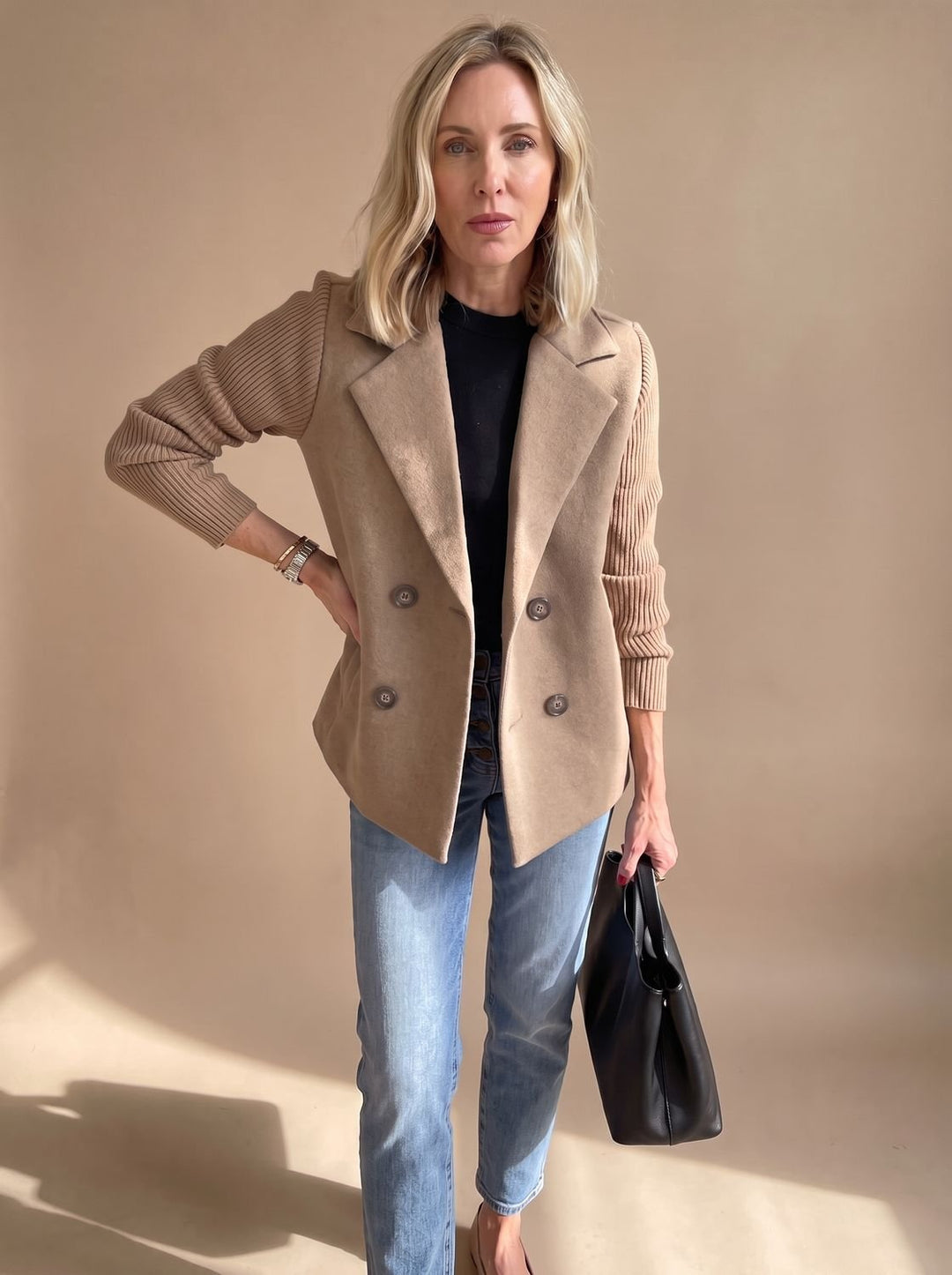 Leonora | Taillierter Blazer mit Strickärmeln