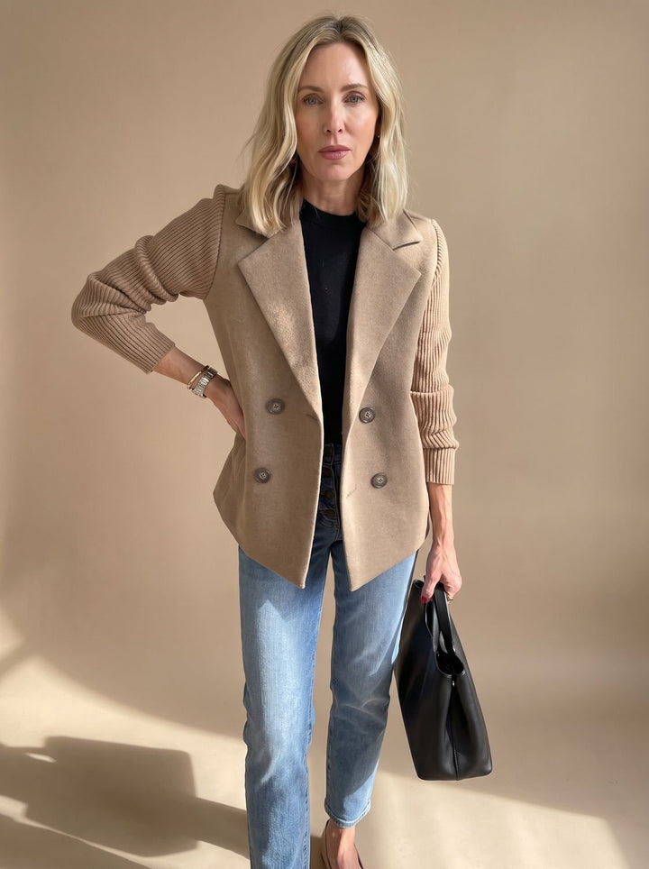 Leonora | Taillierter Blazer mit Strickärmeln