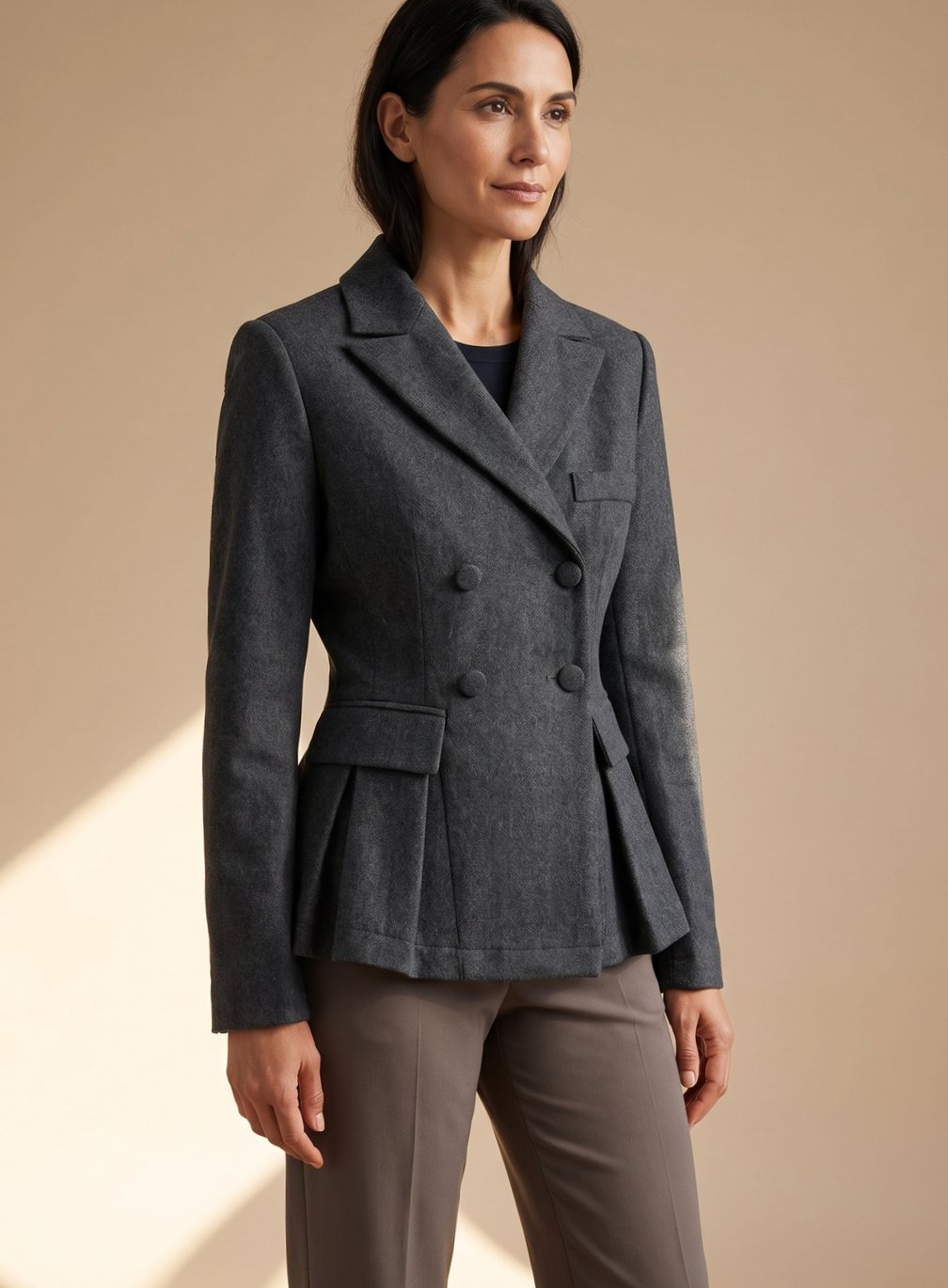 Greta | Taillierter Peplum-Blazer mit Doppelreihe