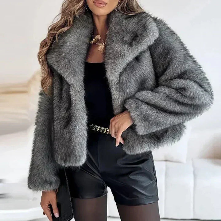 Mila | Kurze Teddyjacke mit Schalkragen