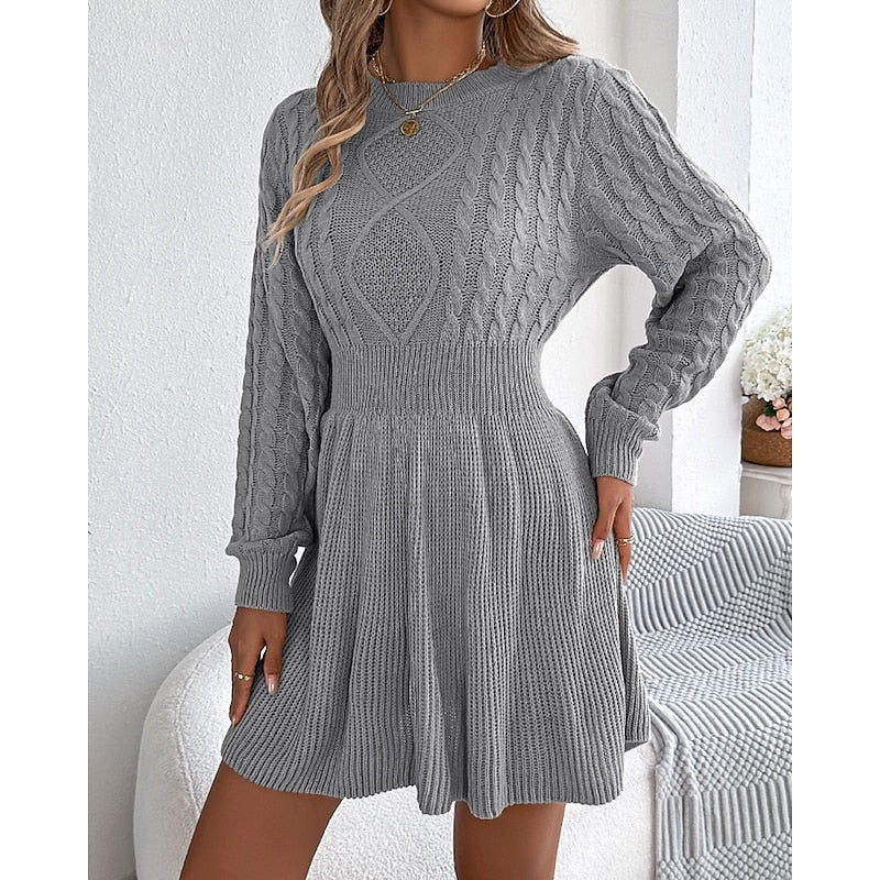 Adelheid | Tailliertes Zopfstrick-Kleid mit weitem Rock