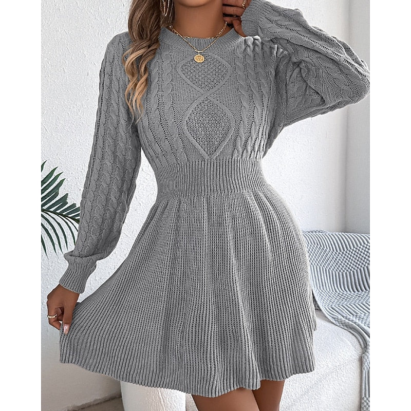 Adelheid | Tailliertes Zopfstrick-Kleid mit weitem Rock