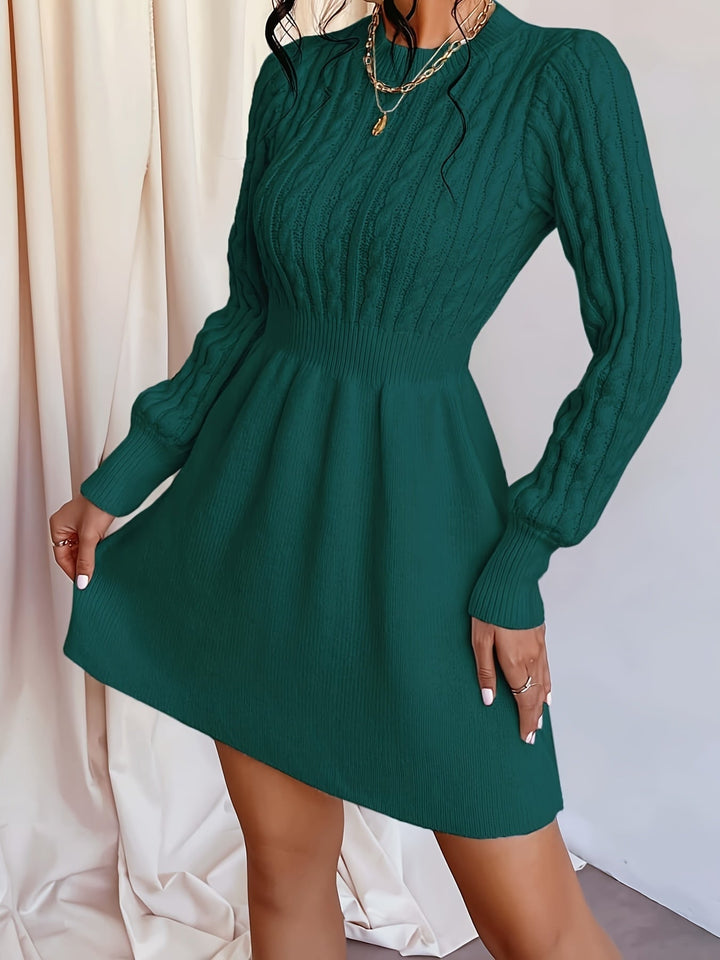 Friederike | Mini-Strickkleid mit Zopfmuster und Taille