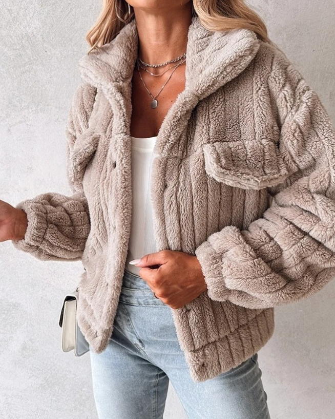Rachel | Sherpa-Jacke mit Kragen und Knopfleiste