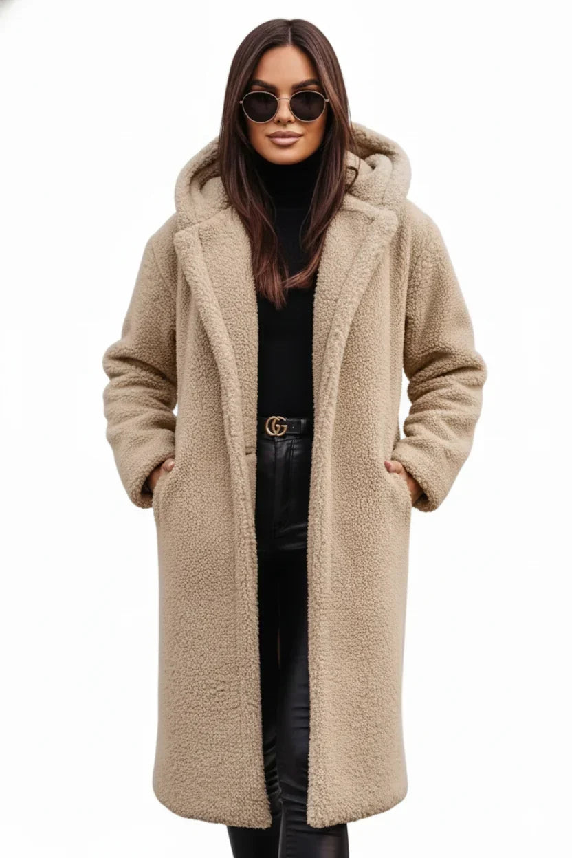 Ortrun | Knielanger Oversized Teddymantel mit Kapuze